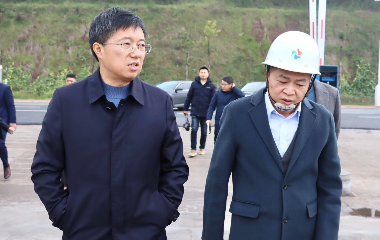 南溪區(qū)委書記、南溪經(jīng)開區(qū)黨工委書記劉剛率隊調(diào)研遠東股份宜賓智能產(chǎn)業(yè)園